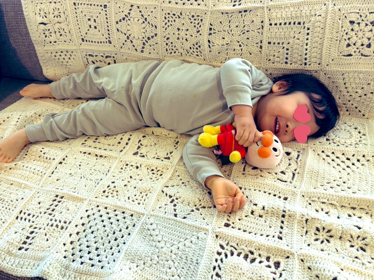 crochet_2525's tweet photo. 娘にプレゼント🎁
孫っちが気に入った様です　#かぎ針編みアドベント2025 https://t.co/ugzIKA4nhw