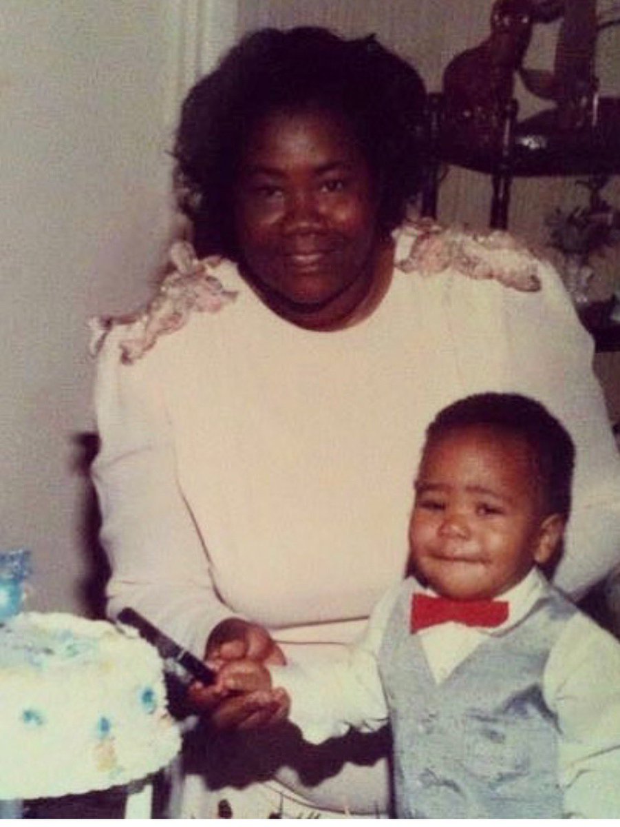 sammyrigaud's tweet image. Last night, my mother passed away... joining my dad. 

Pray for me. I'm not good