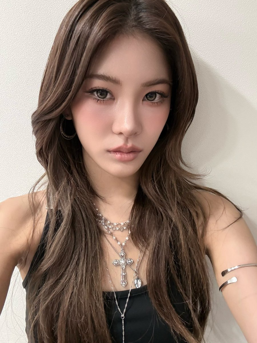 멋쟁이 나가신당 🕶️

#JIANA #YOUNGPOSSE #지아나 #영파씨