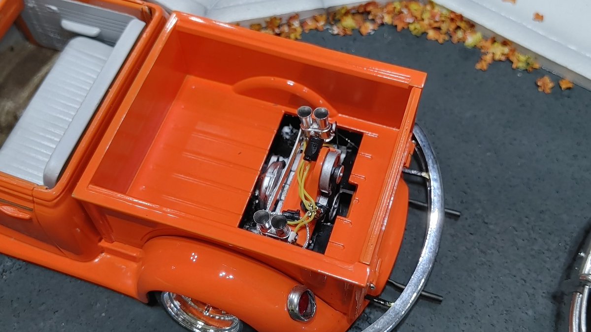 独創的なカスタムで目を引くType1を発見しました😆 オレンジの1303Sは