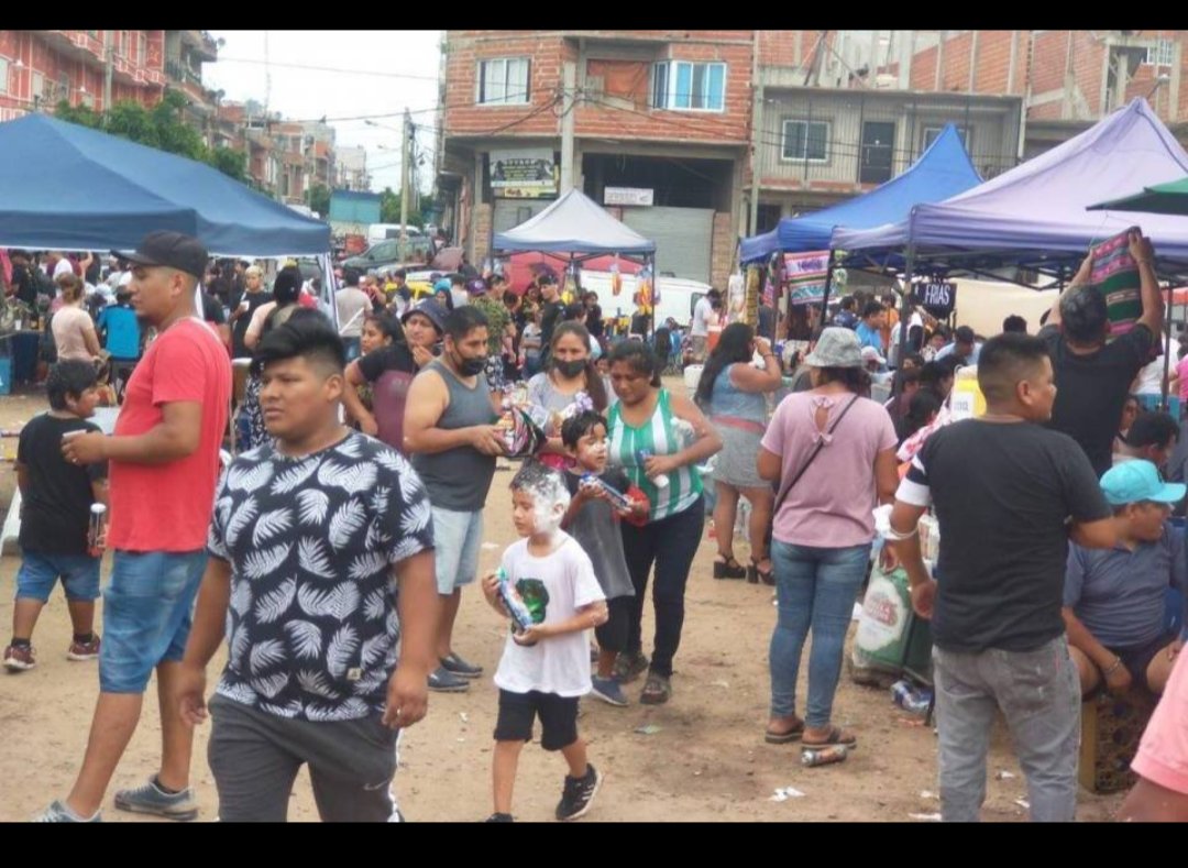 Natxo21's tweet image. Tarde

The Great Replacement has already happened.

Los hijos de tanos eligieron tener caniches.
Estos tienen de a 6 hijos