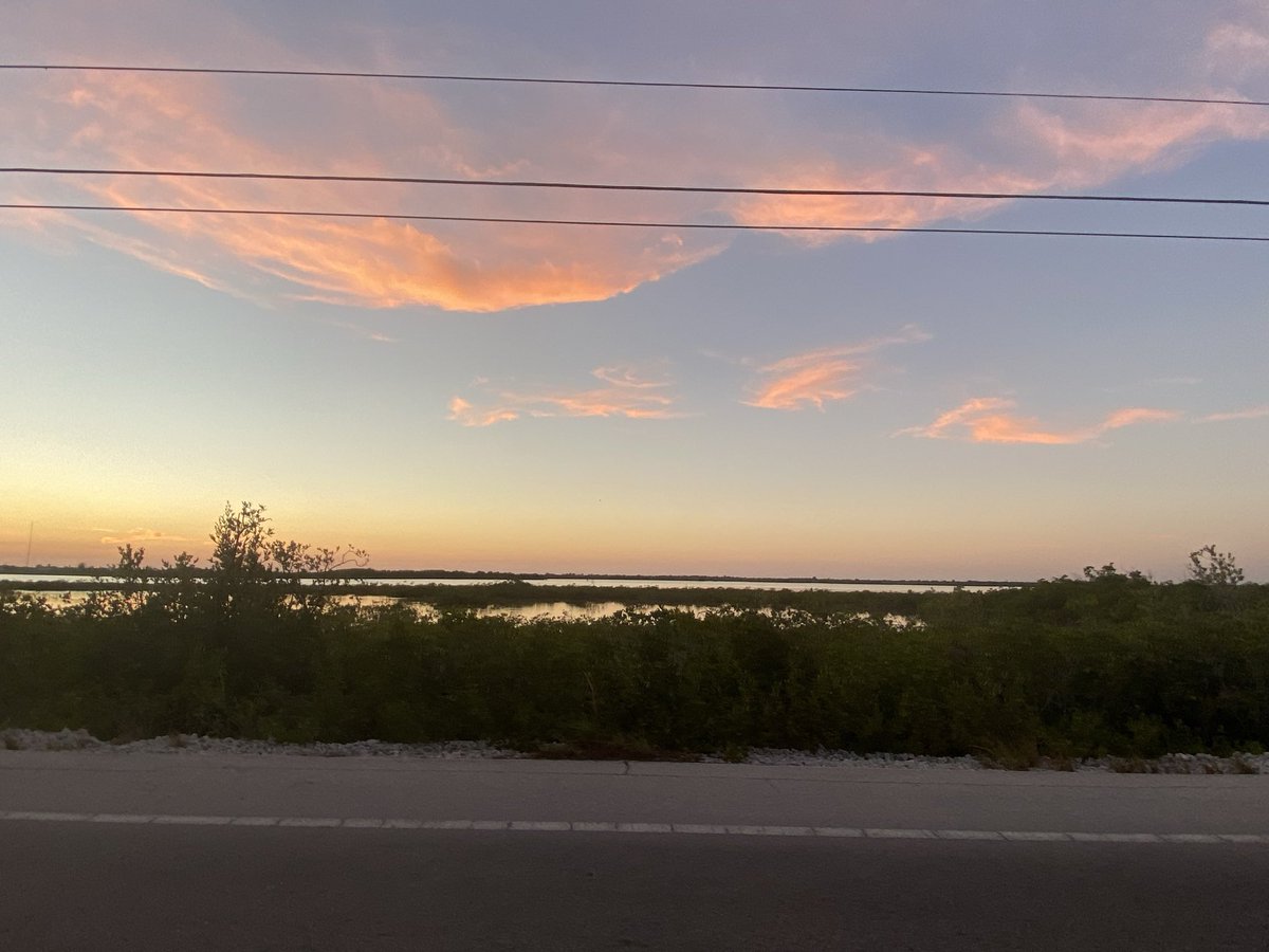 RacingToDisney's tweet image. Beautiful vista on my way home this evening. #KeysLife