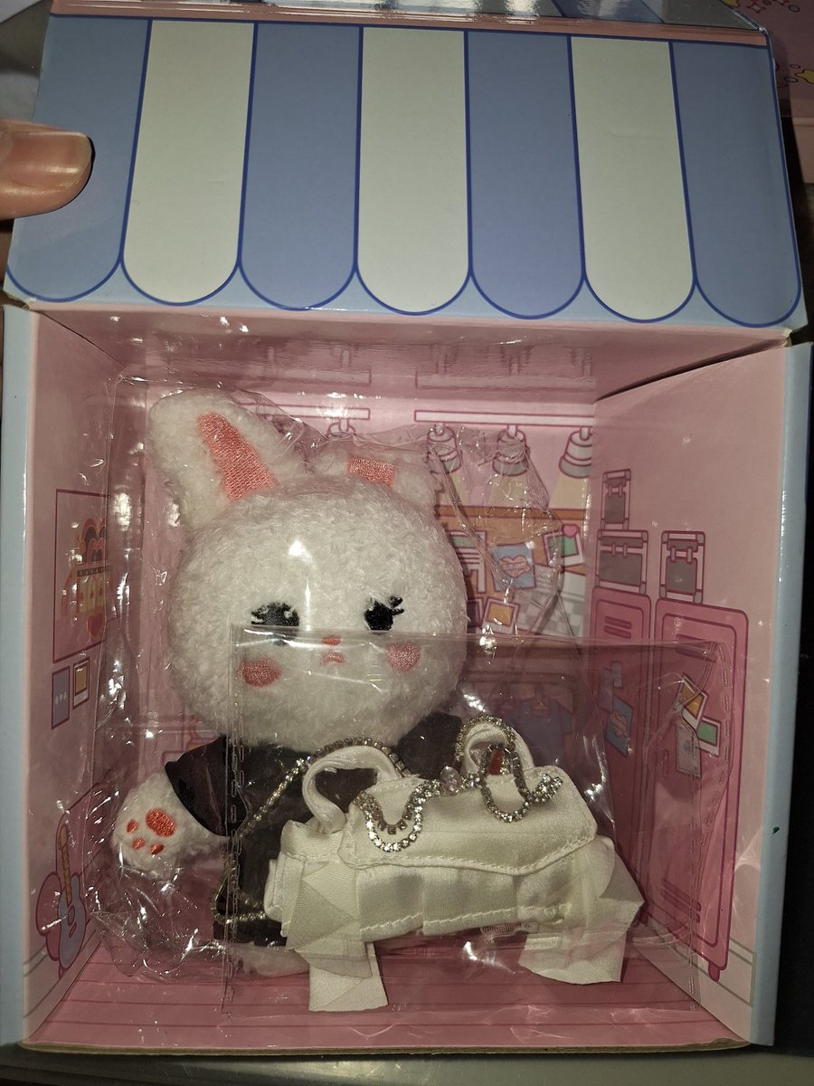 ninja_ssh's tweet image. Hello guys, badly needed for my medical check-up and laboratories. I have to give up my current collections of I-dle merchs. The prices are at the lowest cost so please no discount. 🥹

Check "ALT" for the prices and other descriptions 😊