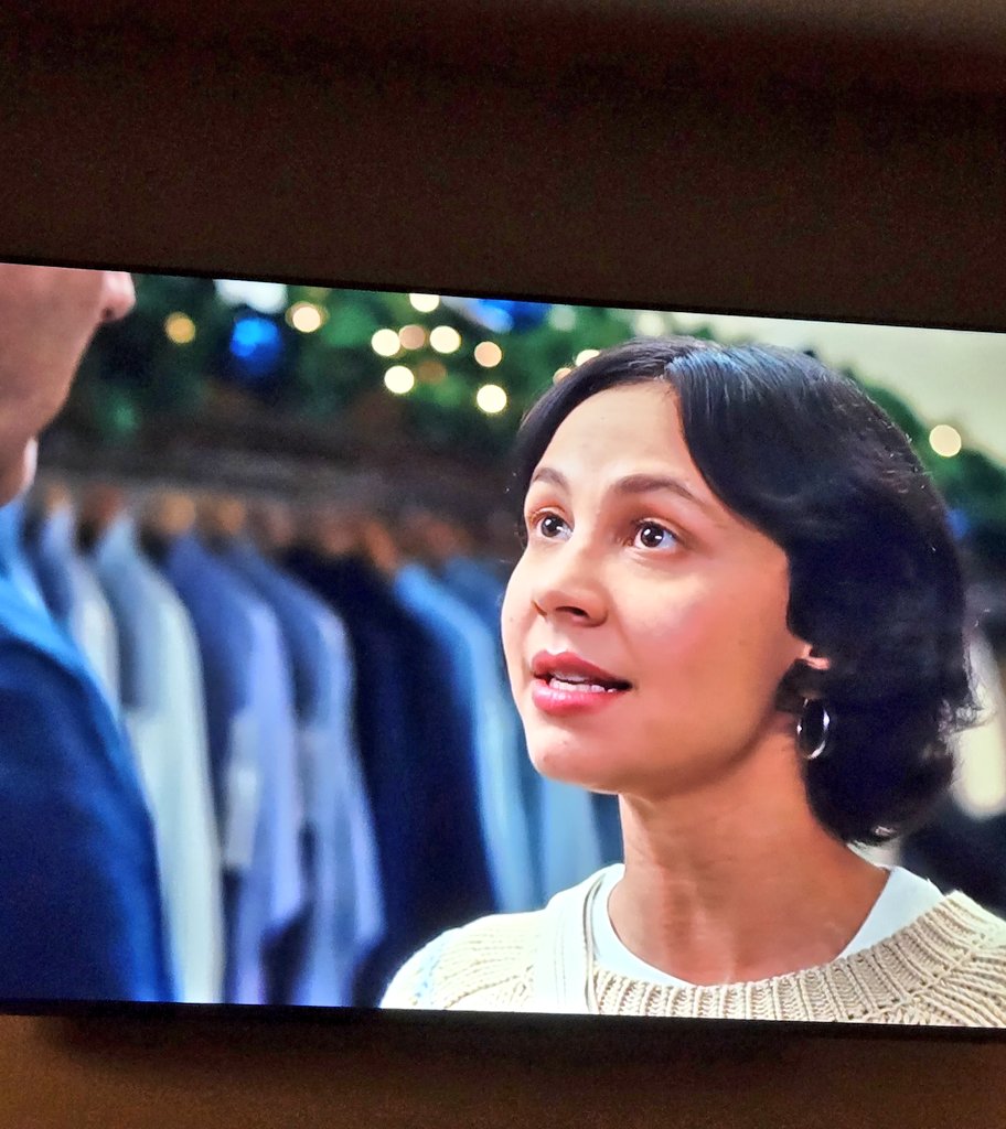 BillyBackup's tweet image. This girl can go away now please. 
Christmas was 4 days ago.
(Side bar)
I also thought they were brother/sister for the entire month of November til i got focused and paid attention down the home stretch. 🎄