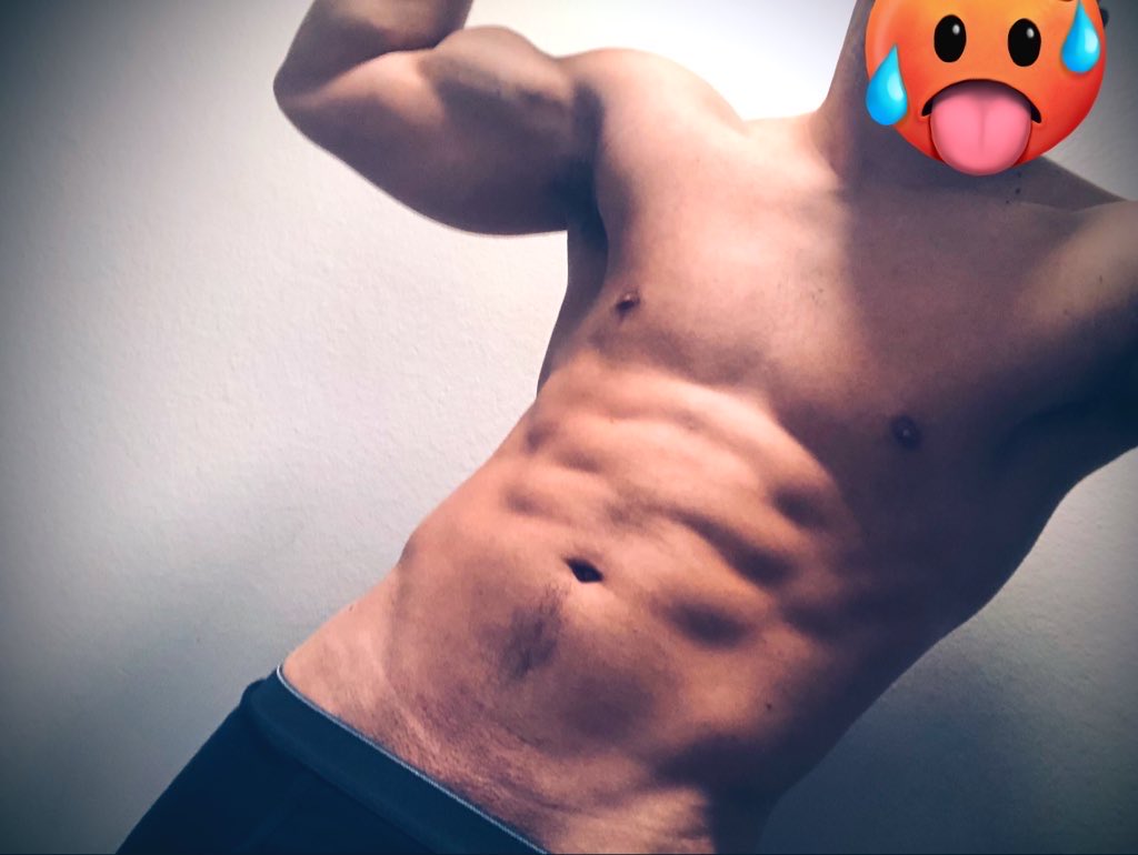 Mranonymous__D's tweet photo. The 💪🏽 vs the 🍆

#nsfwtwt #horny #sext #nsfwacc #bbc #biceps https://t.co/syNQ4AY4Kl