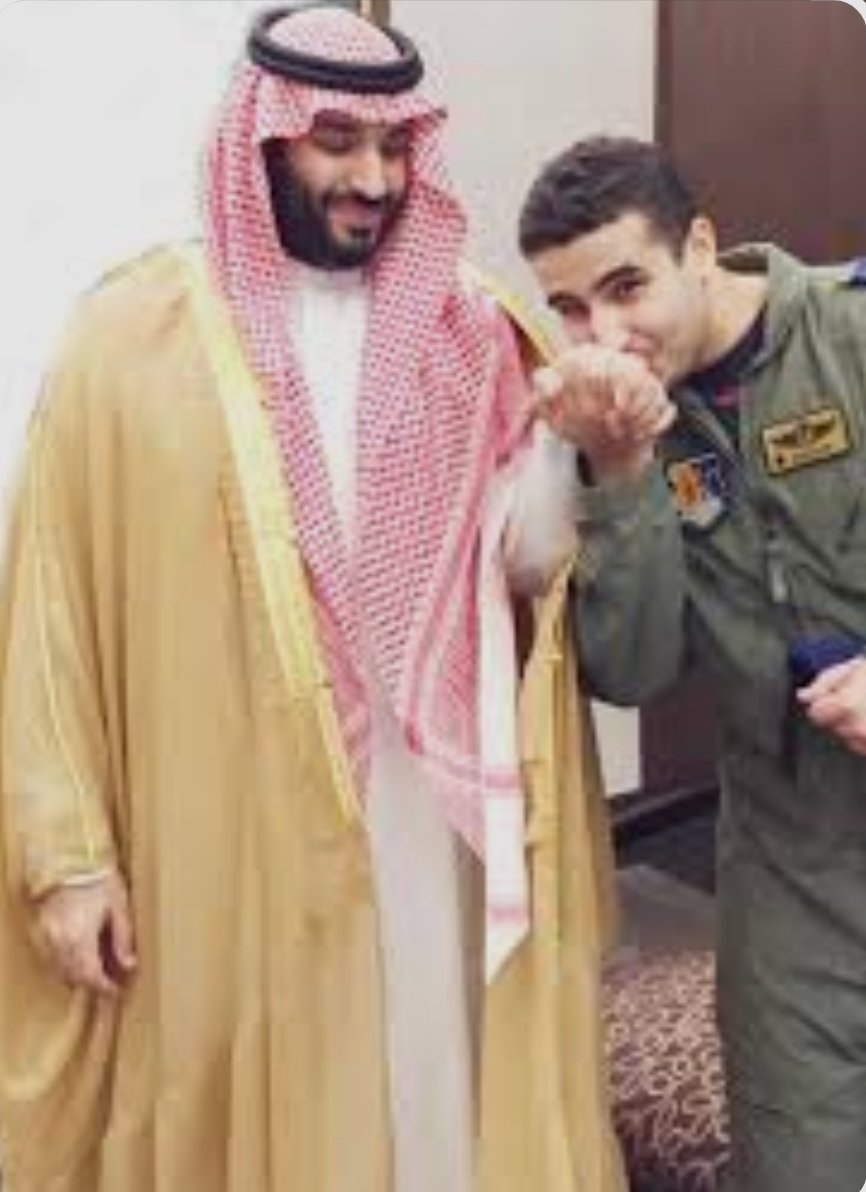 اللهم احفظهم وأعزّهم ولا تُعز عليهم.
اللهم انصر بهم البلاد والعباد. 
اللهم اجعلهم حصناً منيعاً عن كل معتدٍ وحاسد.
وردّ عنهم كل جبّارٍ وحاقد.
#خادم_الحرمين_الشريفين
#محمد_بن_سلمان
#خالد_بن_سلمان
#السعوديه_خط_احمر