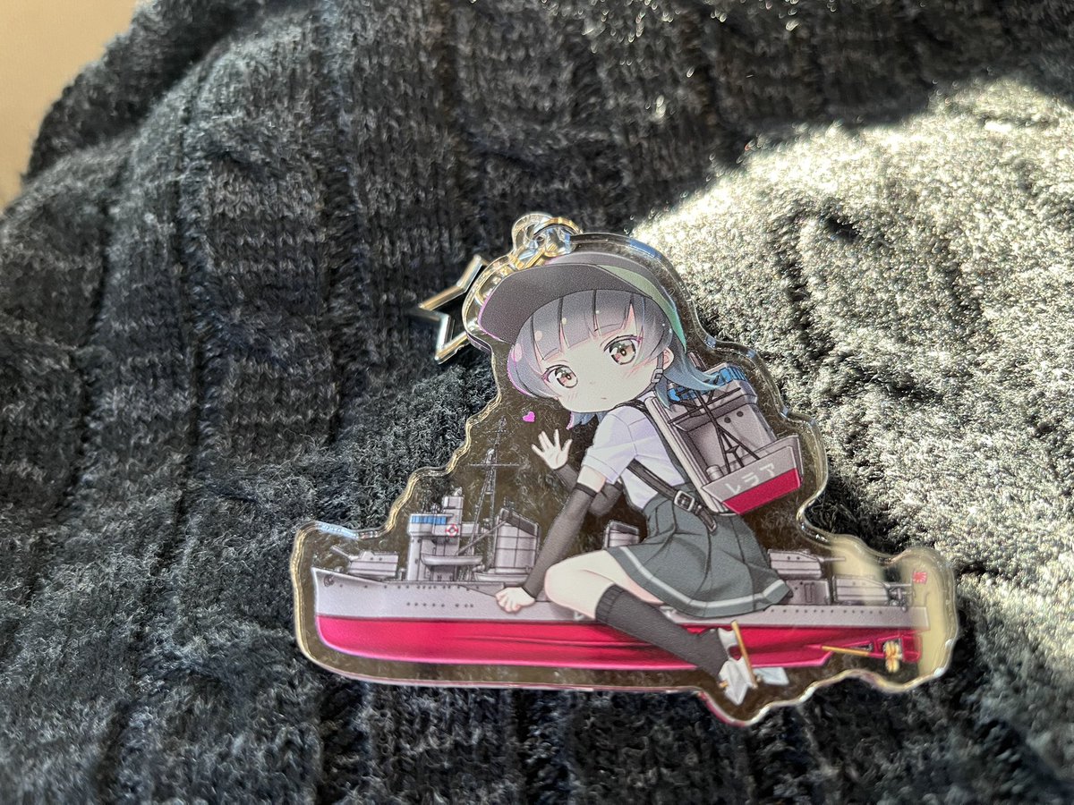 GalaxyWorks's tweet image. 霰ちゃんオン座アラレ アクリルキーホルダーにとって初めてのお出かけです🌟
両面こんな感じ #GWC107