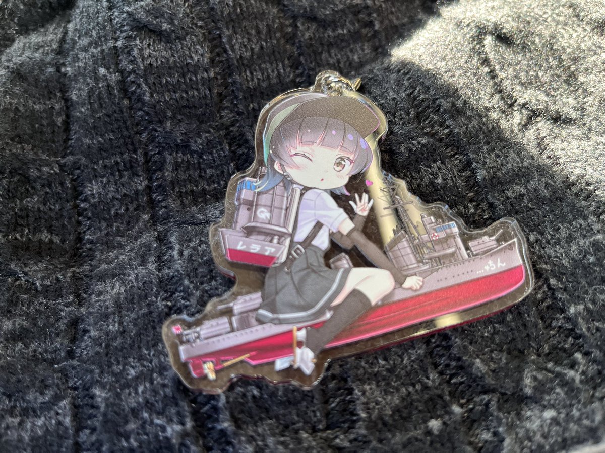 GalaxyWorks's tweet image. 霰ちゃんオン座アラレ アクリルキーホルダーにとって初めてのお出かけです🌟
両面こんな感じ #GWC107