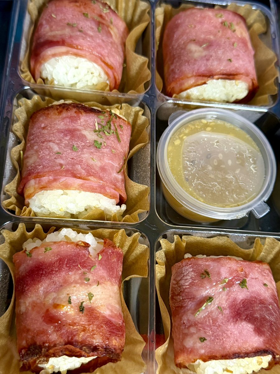 mong_0411's tweet image. 쌈밥집 최소주문금액 채운다고 베이컨말이 같이 시켰는데 ㄹㅇ 개존맛 안에 치즈도 있음ㅠㅠㅠㅠ🧀 아 또 먹고싶어…