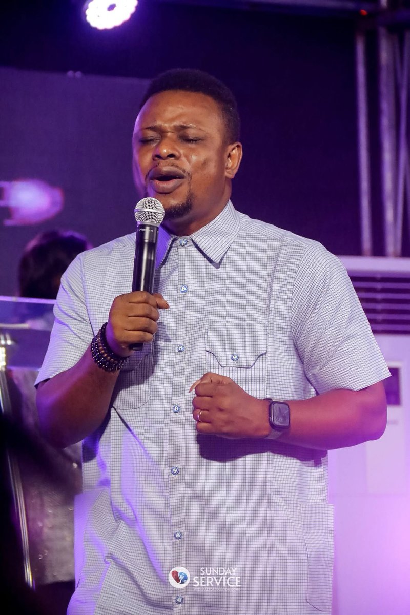 On the last Sunday of the year, we lifted our voices in worship with hearts full of gratitude. Looking back at all God has done, we could only respond with praise. Truly, God has been faithful from the beginning to the end. 🙌
It was a glorious experience at PLBC GRA, Benin.