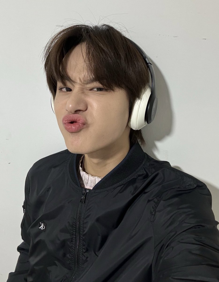 jungwoo (@kjwhive) on Twitter photo 