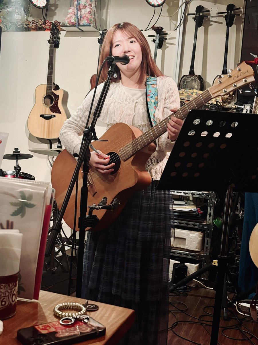 島唄【プロフ】ページ 2025.12.28 新大久保 沖縄島唄カーニバルにて、諸喜田明梨さんステージ