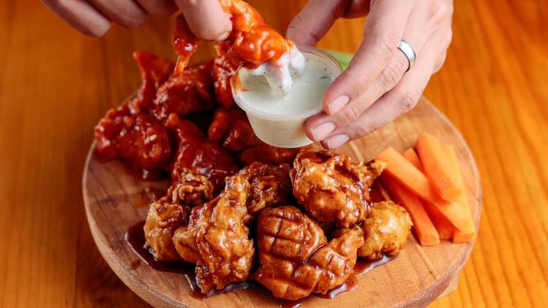NDTVFood's tweet image. Buffalo City In US Sets Guinness World Record For The Largest Chicken Wing Eating Competition
ndtv.com/food/buffalo-c…
#guinnessworldrecord #chickenwings #competition