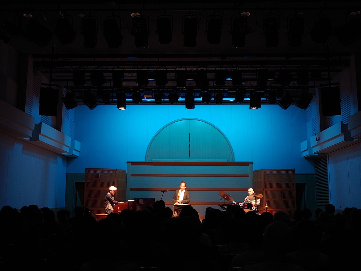 映画の音楽といえば物悲しくしんみりしたものが多いのですが、それらをアレンジを施し、緩急つけた演奏になったと思います。
今回取り上げることができなかった楽曲も沢山あり(例えば日本映画)またいつか続編のコンサートができたらと思います。ありがとうございました。