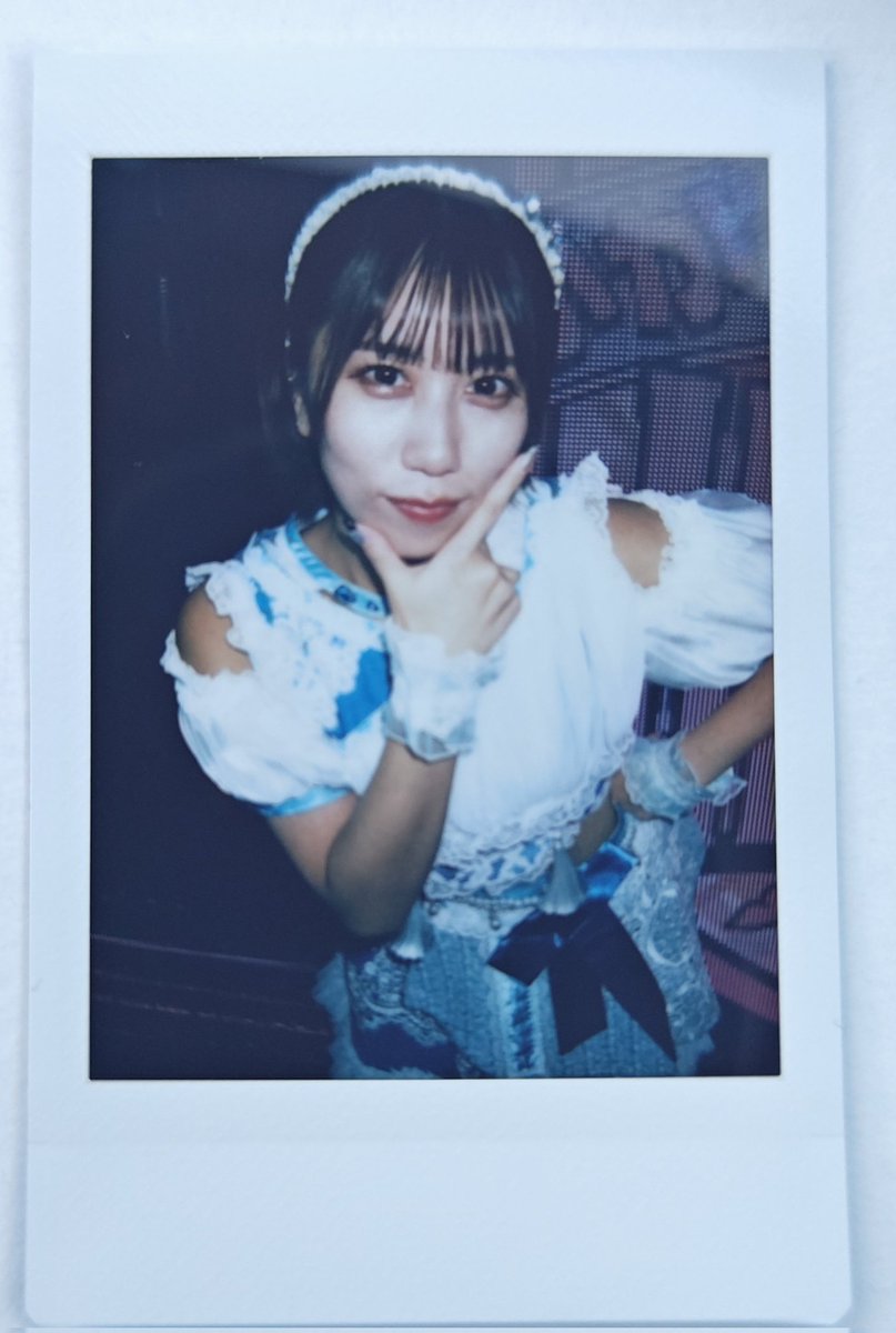 昨日は前回まとめ買い購入特典のノーマルチェキ券を使ってお三人さんを