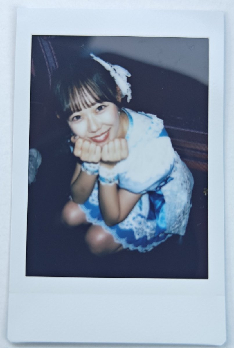 昨日は前回まとめ買い購入特典のノーマルチェキ券を使ってお三人さんを