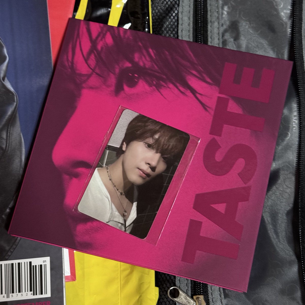 สวัสดีปีใหม่ค่ะ แจกความหล่อ บั้มแฮชาน ของครบ+การ์ดชป บั้มเดว สุ่มวันปีใหม่ตอนไหนไม่ซ่าบ ิิ (ออกค่าส่งเองน้า)