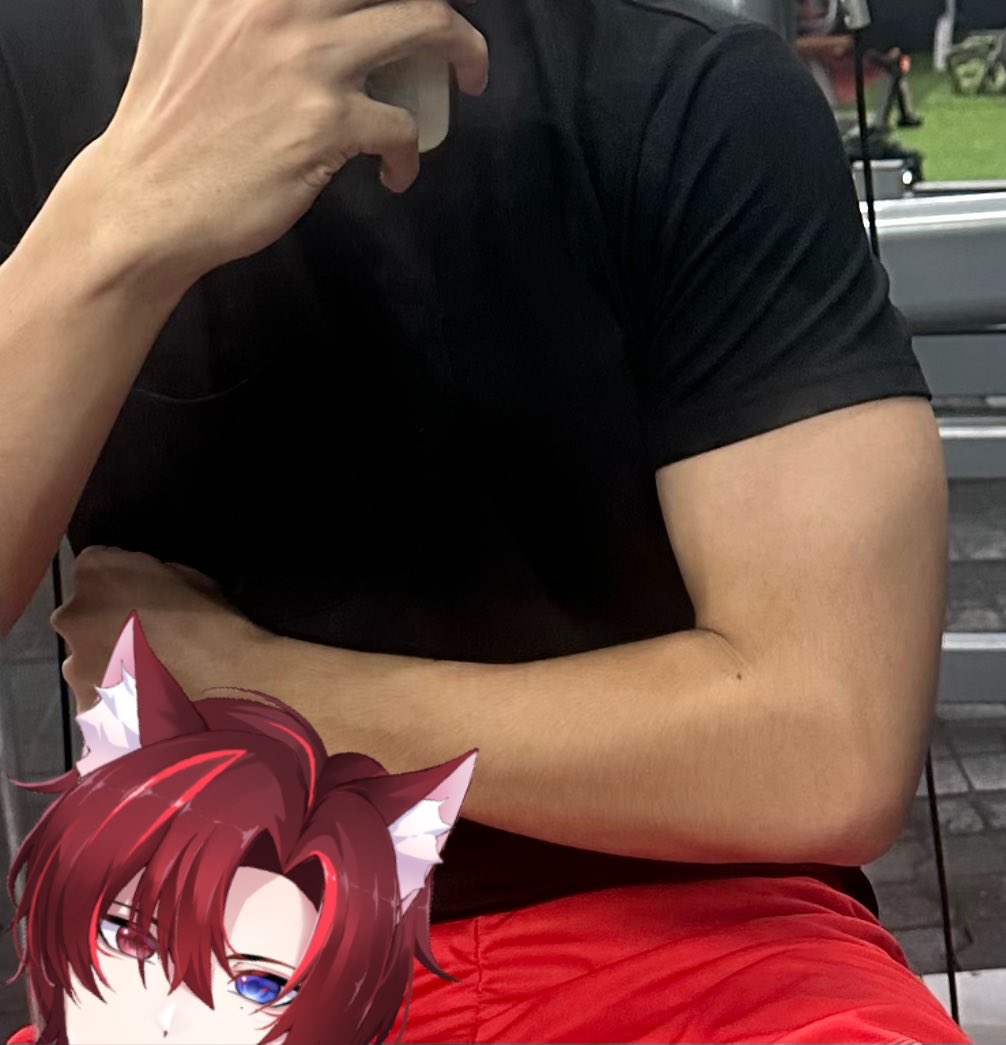 Muscles! Hopefully they get bigger next year :3

I think they’re good enough to give chokeholds tho😏