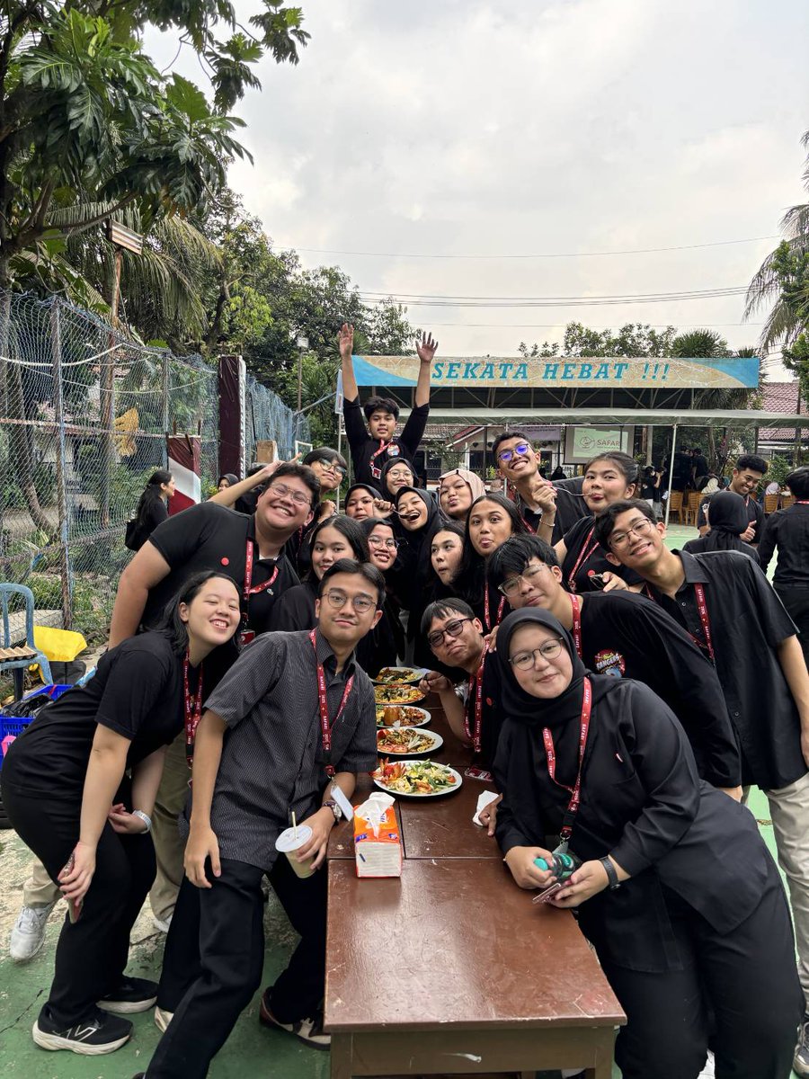 raqeeela's tweet image. sounds too good to be true tp cimsa will forever be my first-love organisation where i met ppl yg (idk why) otomatis sefrekuensi 💗💗💗💗

jadii, kapan giliran kalian #JatuhCIMSA 😝💗