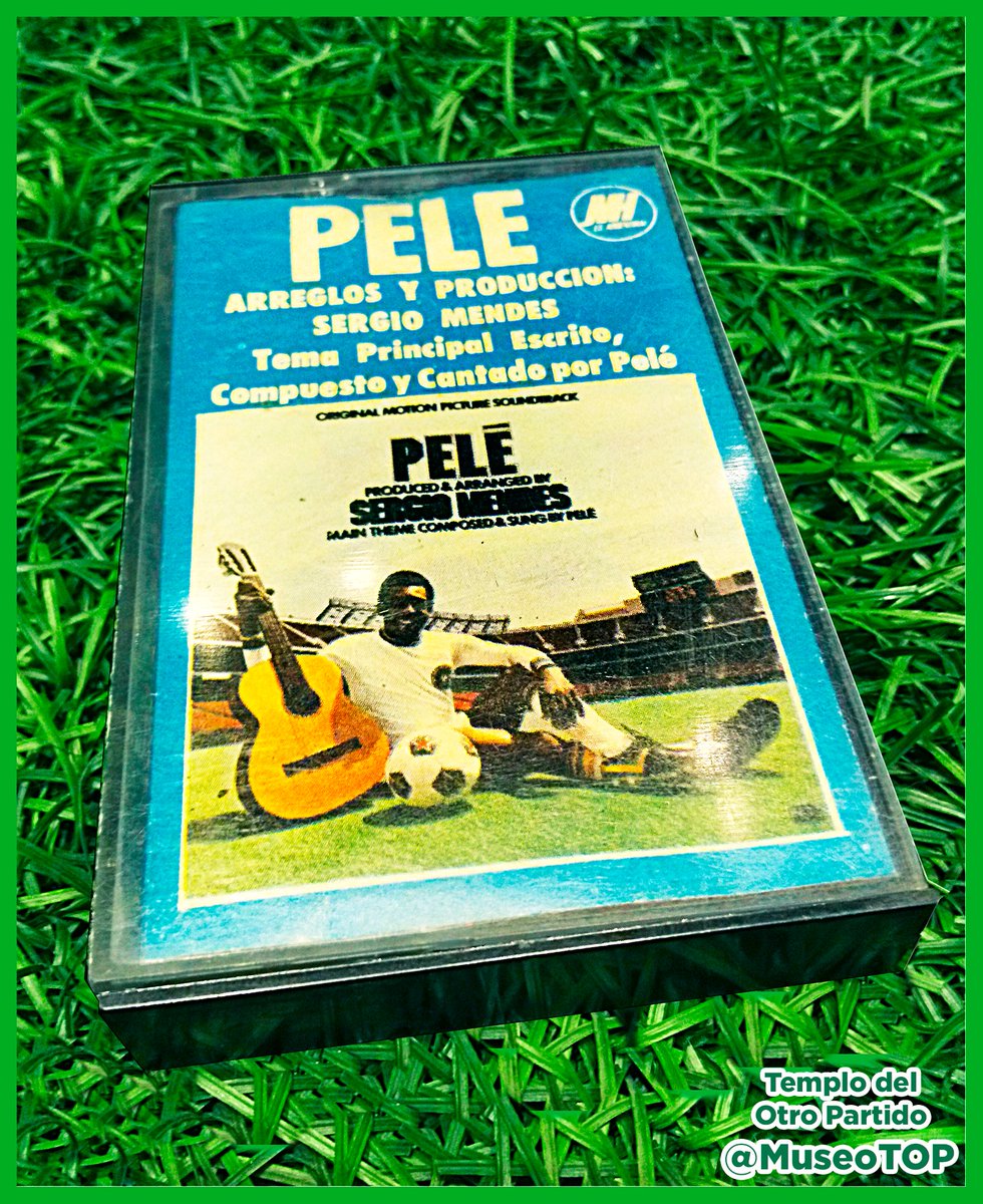 MuseoTOP's tweet image. 29-12-2025. 3º aniversario de Pelé: El casete grabado por "O Rei" (1976) brilla en el TOP, el Museo de Marketing Deportivo de Claudio Destéfano. Historia completa en Instagram 👉 @museoTOP. Contenido: @mlopezarce #Pele #ORei #Cosmos #MuseoTOP