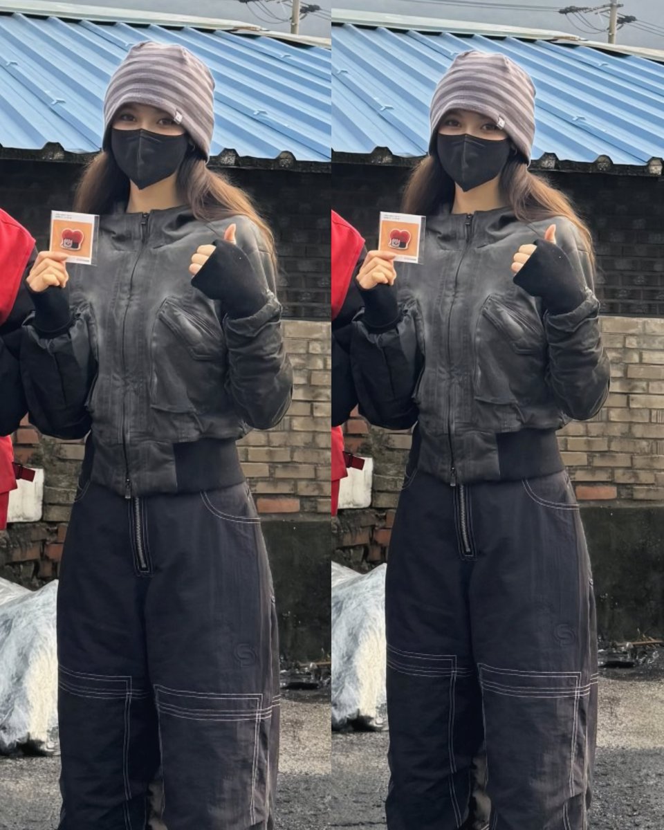 picsnewjeans's tweet image. danielle today doing charity 🥺🫳