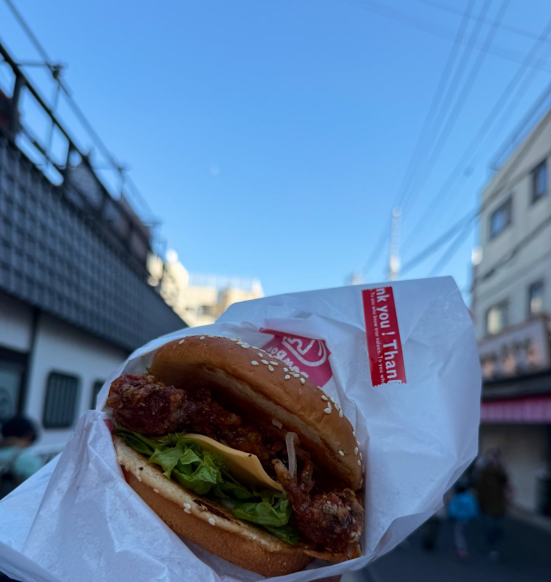 カニバーガー ドムドム 完売続出の話題メニュー「丸ごと!!カニバーガー」全国の店舗