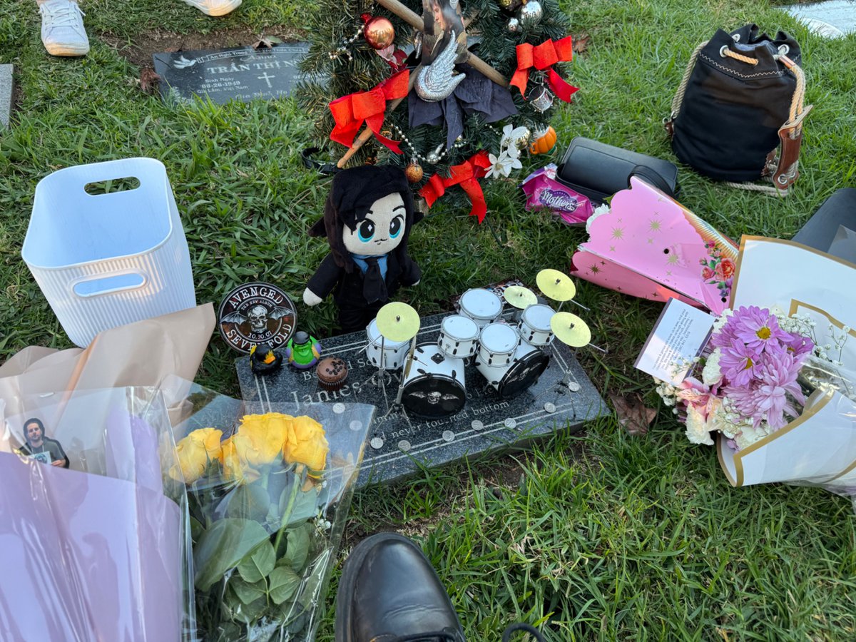 grim / sully 🩸| 📌 a7x etsy items! tweet media