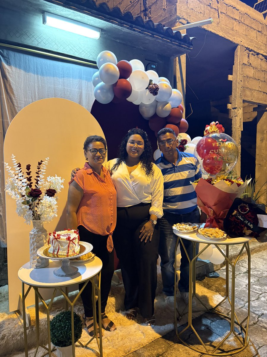 KellyBajaa3's tweet photo. ❤️🍒💐 https://t.co/F707LegLi8