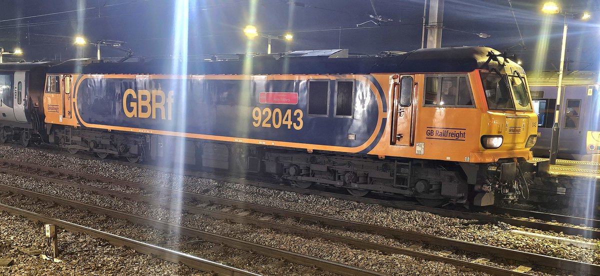 Harrod15S's tweet image. GBRF 92043 'Andy Withers 50yrs of Service' Caledonian Sleeper on divert at Doncaster 29/12/25 working 1S25 London Euston to Inverness #class92 #GBRF #trains #CaledonianSleeper #Doncaster
