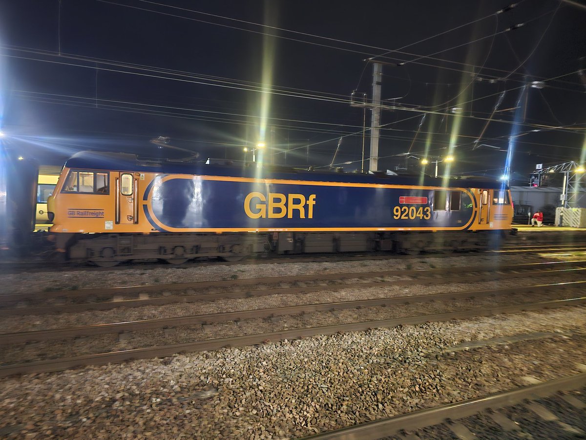 Harrod15S's tweet image. GBRF 92043 'Andy Withers 50yrs of Service' Caledonian Sleeper on divert at Doncaster 29/12/25 working 1S25 London Euston to Inverness #class92 #GBRF #trains #CaledonianSleeper #Doncaster