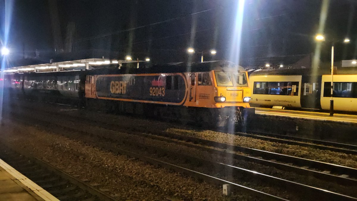 Harrod15S's tweet image. GBRF 92043 'Andy Withers 50yrs of Service' Caledonian Sleeper on divert at Doncaster 29/12/25 working 1S25 London Euston to Inverness #class92 #GBRF #trains #CaledonianSleeper #Doncaster
