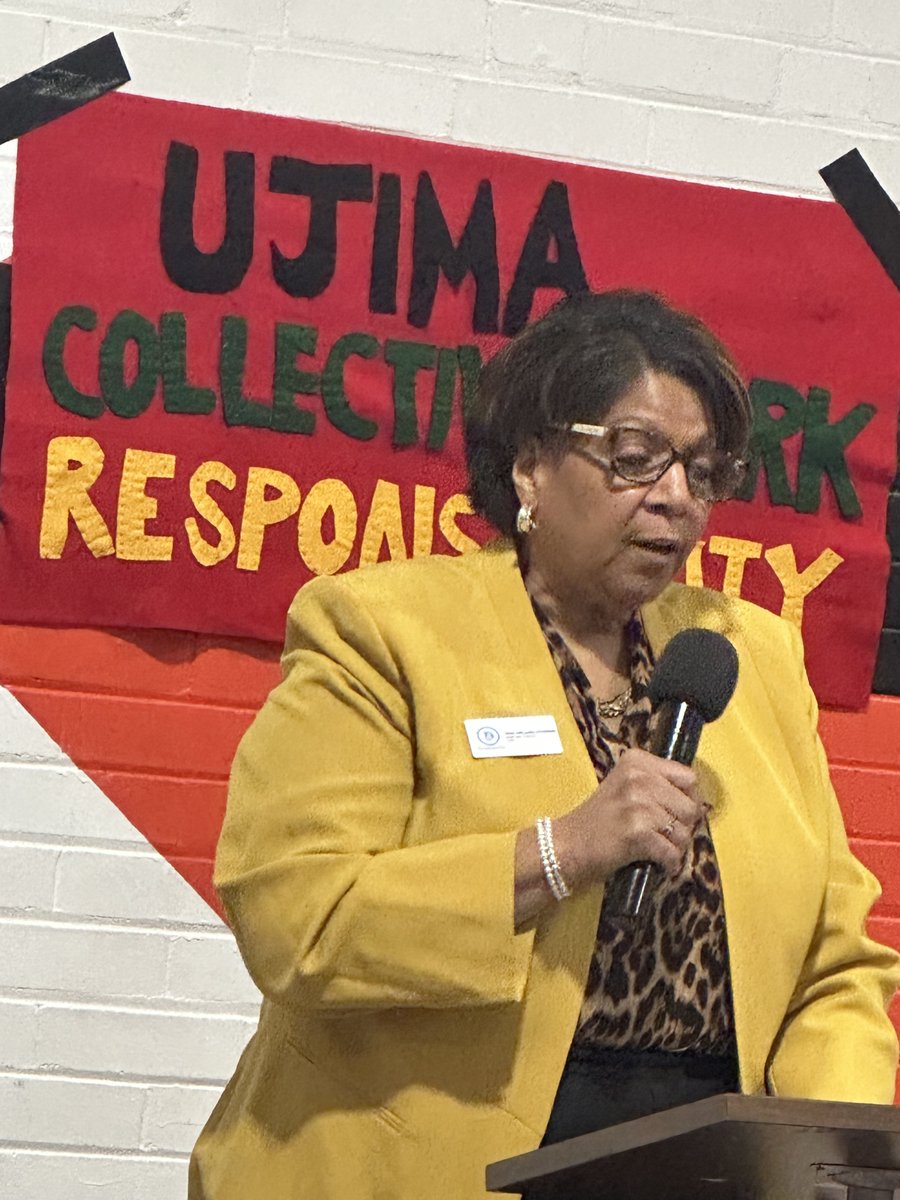 gbs_ncnw's tweet image. Greater Boston Pres. Dr. Adine Latimore was among  dignitaries giving remarks at a #Kwanzaa celebration Dec 27 hosted by the New Hampshire Black Women’s Health Project. Dr. Latimore received a commendation from NH Governor @KellyAyotte. GBS Board member Fredie Kay was also there.