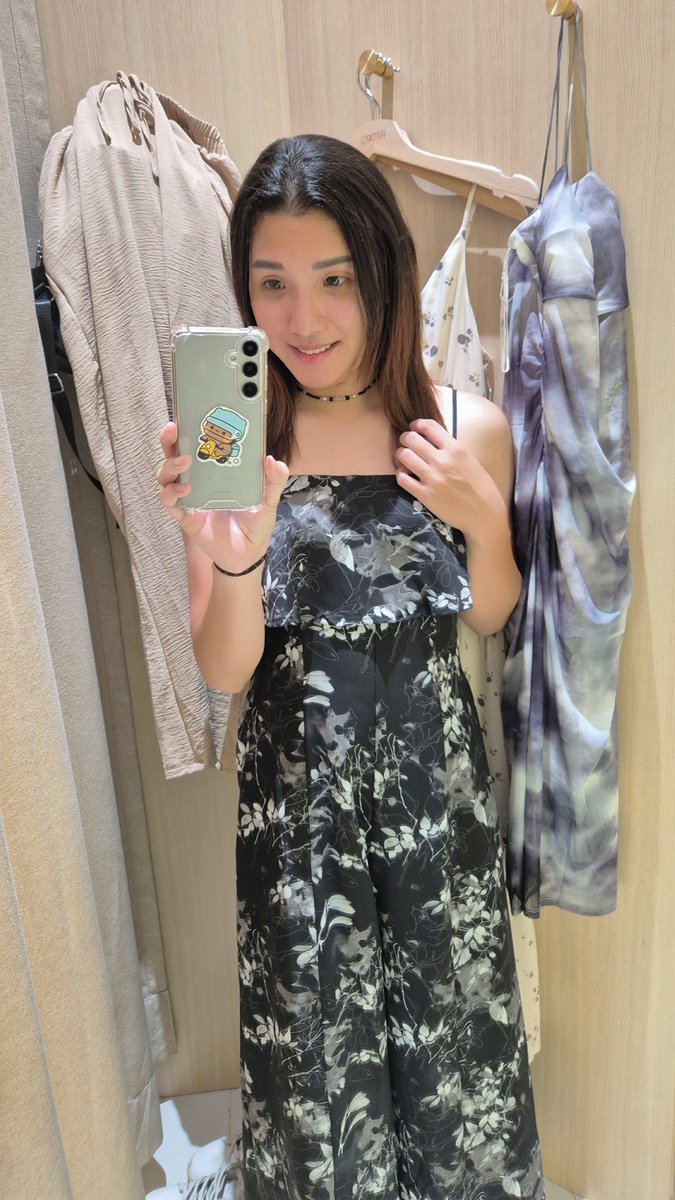 Skylar Pow tweet media