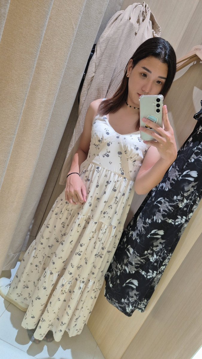 Skylar Pow tweet media