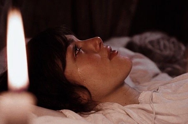 melxbloom's tweet image. Lo único malo de tener como hobby leer es el precio de los libros.