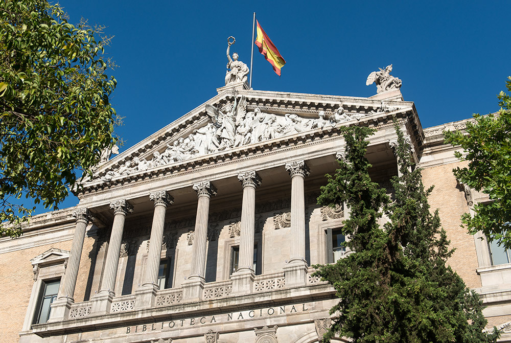 HistoryMattersX's tweet photo. 🇪🇸 Tuesday, #29December 1711, King #PhilipV approved the creation of the Royal Public Library, which opened its doors on 1 March 1712 in the Pasadizo de la Encarnación in Madrid.
The library, known today as the National #Library of #Spain, is located in #Madrid's Plaza de Colón. https://t.co/h7jw5BA7Fs