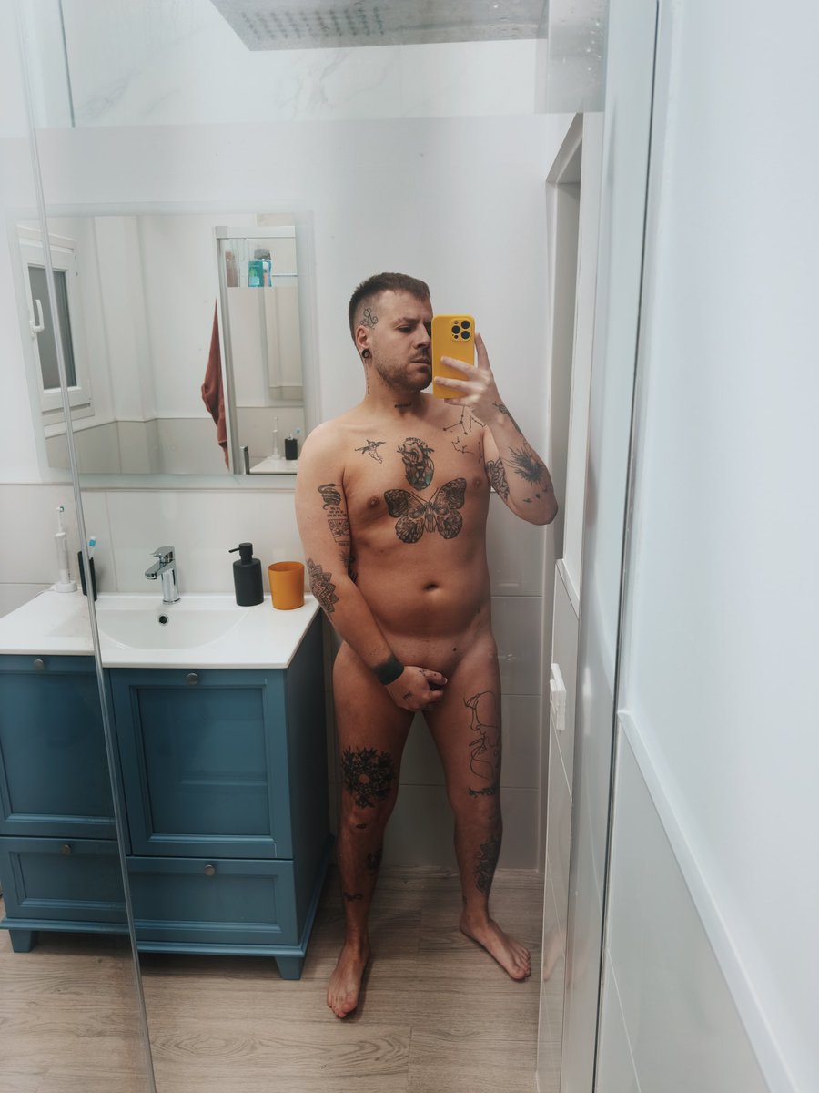 Marvot01's tweet photo. 🚿🧖🏻 https://t.co/boZypivi8J