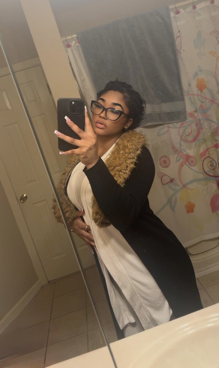 HEYK___'s tweet photo. @BaddGirlssOnly https://t.co/MxeKZWL0sY