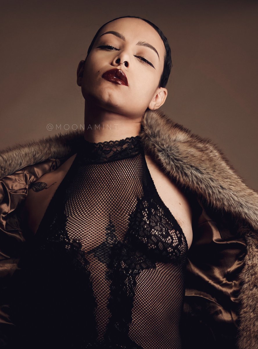 Déesse Moona 💋 tweet media