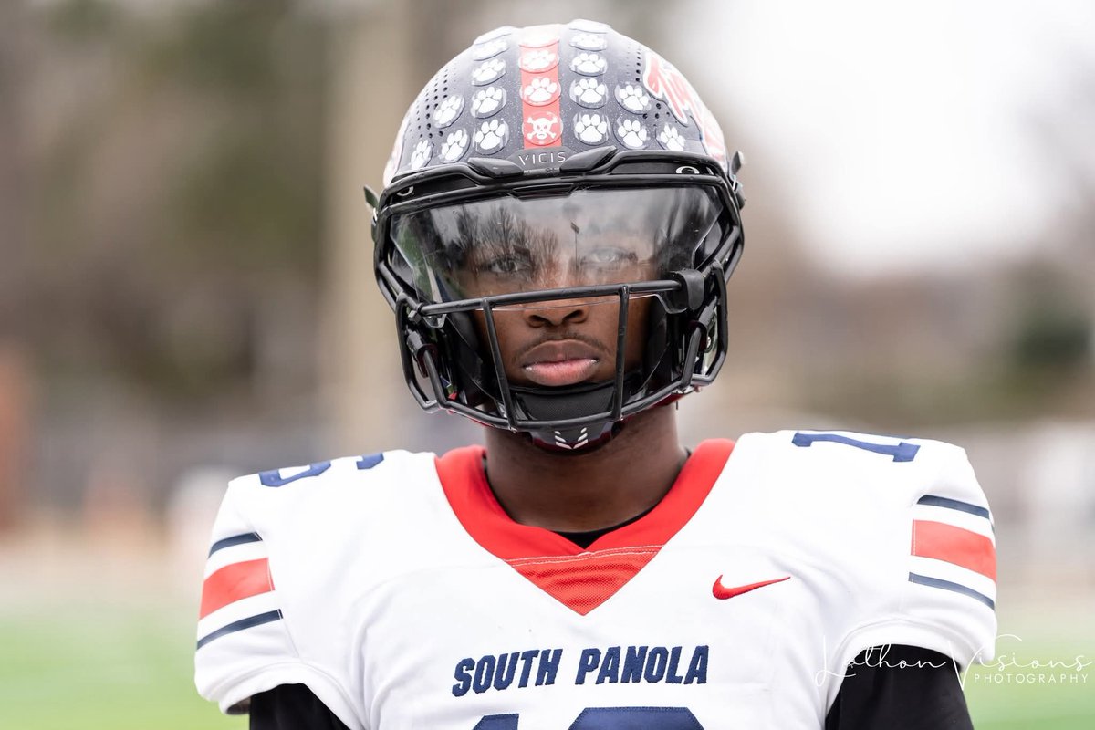 BossColenberg's tweet image. Big thanks to Lathon Visions for the recognition and positive comments on my performance for the first two practices!!

@RollDatWave @CoachWood_HCC @7CoachK901 @COACH_BWAY @QBHitList @QBUniverseQBU @Coachstrib @JP_Priester @PShegog7_ @Kholen_Speed @SouthPanolaFB @quarterbackmag…