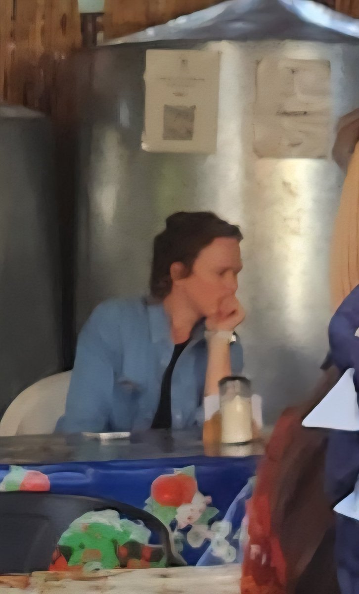 mariolaloth's tweet photo. No cabe duda que esta Periodista es 0 tolerante inclusive con los niños. Que persona tan mas nefasta. 
@LaReimers no soporto  que unos pequeños estuvieran jugando cerca de su,mesa y se cambió y todavia haciendo caras. https://t.co/W56Rj4KAuj