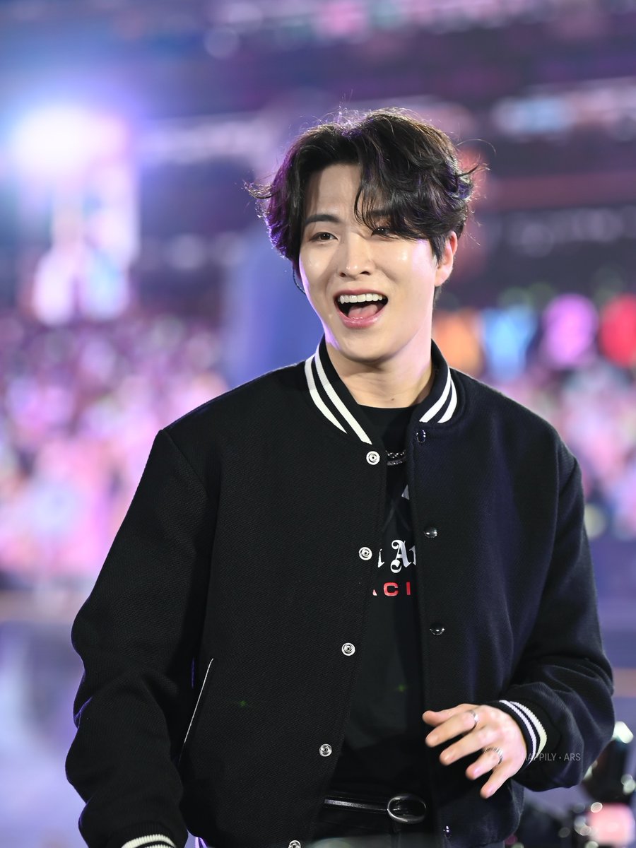 D-605

20231229
วันนี้เมื่อ 2 ปีที่แล้ว

#영재 #YOUNGJAE
#SiamParagonxYOUNGJAE