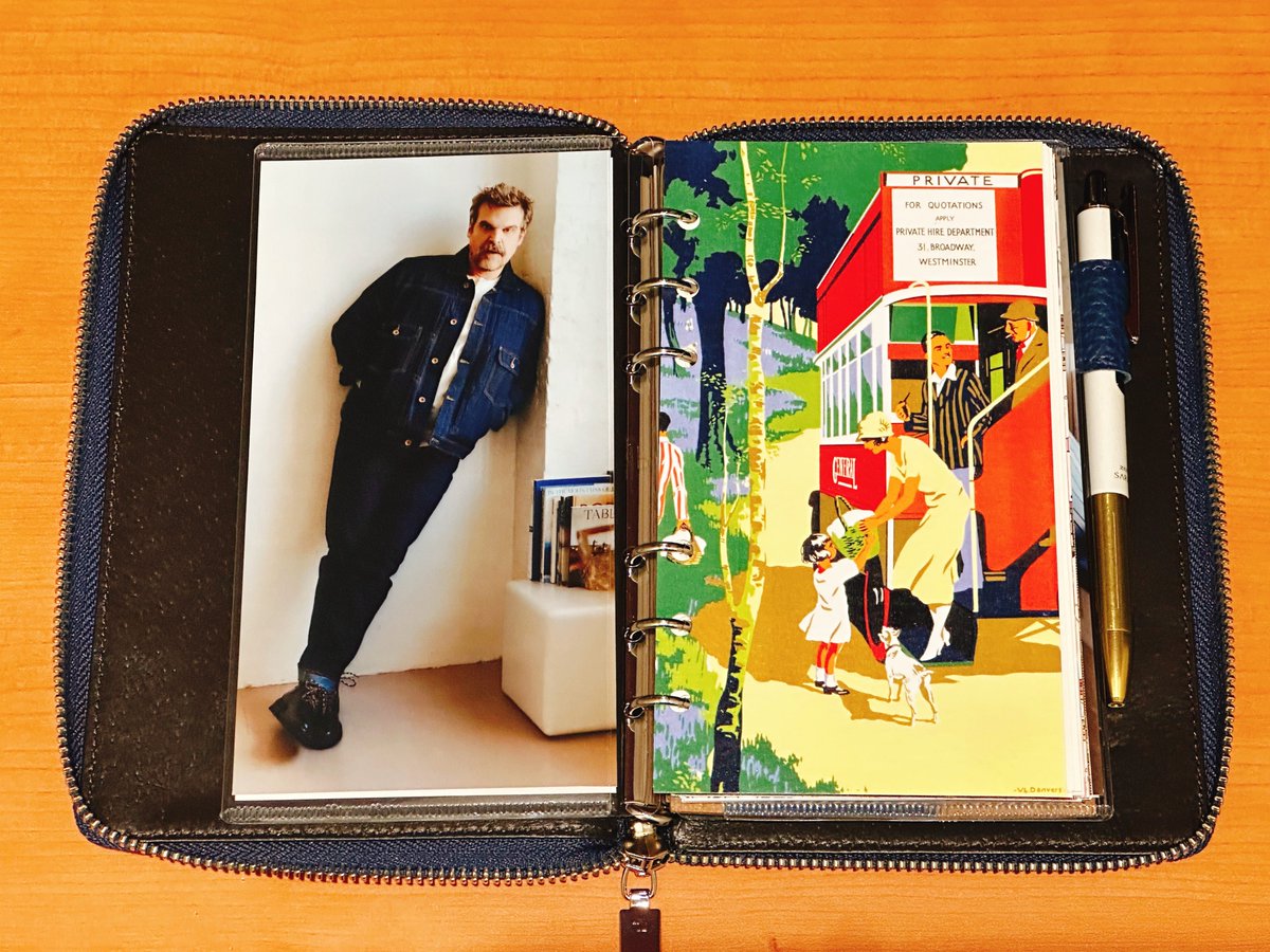 bandit318's tweet photo. 先週到着したバイブルサイズのnotivo ZIP 手帳をセットアップ、色は30色の中のアイアンブルー、この写真の写りよりは実際はもう少し青寄り https://t.co/P1GUhrNKmh