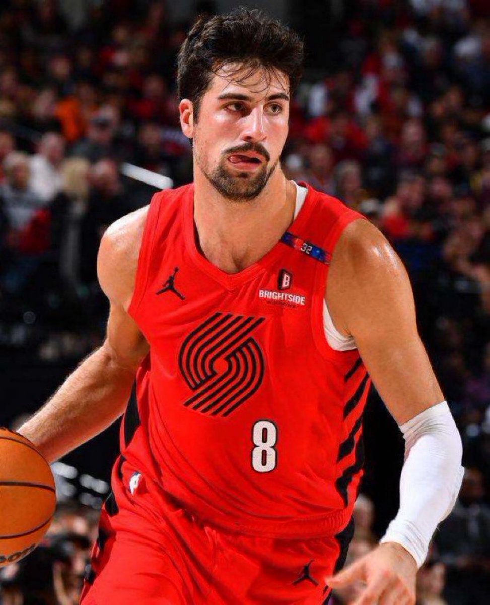 TheHoopCentral's tweet photo. Deni Avdija tonight:

24 Points
10 Assists 
7 Rebounds 
2 Blocks
1 Steal
8/16 FGM
39 Minutes https://t.co/FWqq8Pfm07