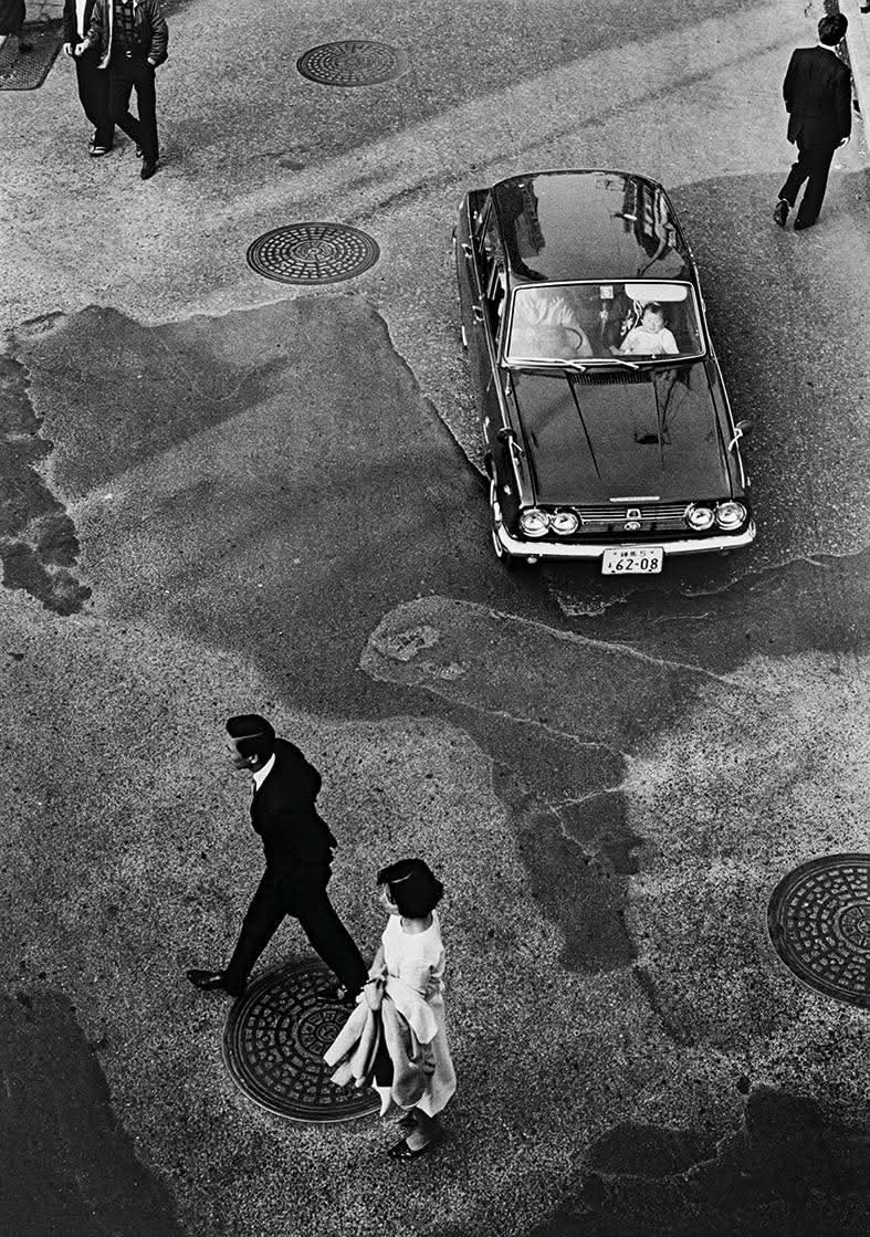 poliptika_ptka's tweet photo. Yasuhiro Ishimoto, Tokyo, 1959 https://t.co/KIZuI84adT