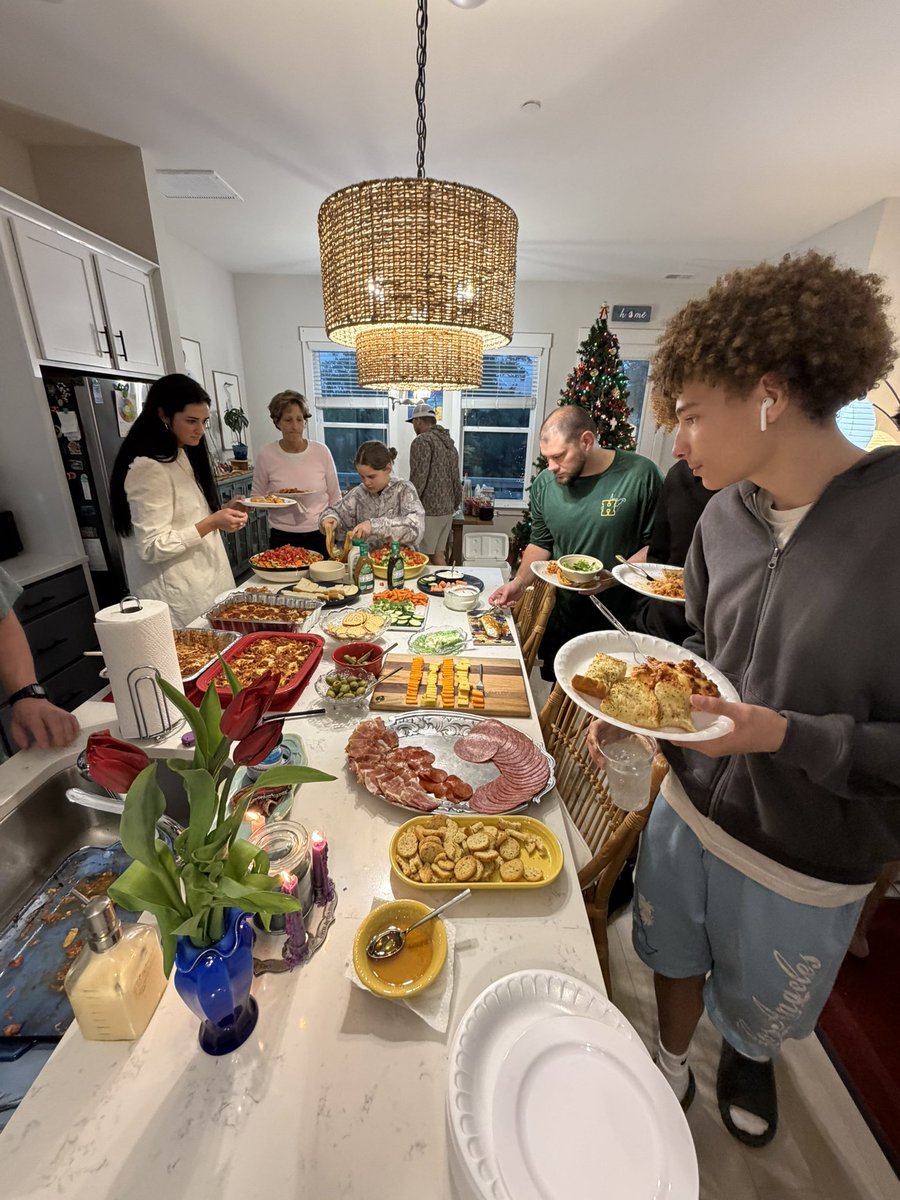 Huntington High School Basketball tweet media