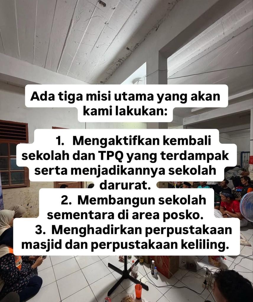 salimafillah's tweet photo. Selain bantuan logistik yang terus berjalan, ada 3 misi utama yang akan kita lakukan insyaallaah:

1. Aktivasi Sekolah dan TPQ terdampak dan menjadikannya sekolah darurat
2. Membangun sekolah sementara di area Posko
3. Menghadirkan Perpustakaan Masjid dan Perpustakaan Keliling https://t.co/ZqAfn4kcVi
