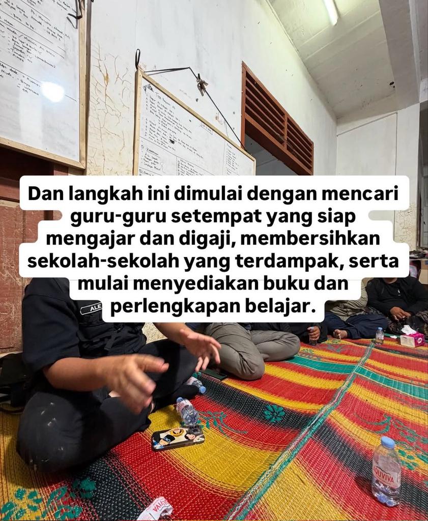 salimafillah's tweet photo. Selain bantuan logistik yang terus berjalan, ada 3 misi utama yang akan kita lakukan insyaallaah:

1. Aktivasi Sekolah dan TPQ terdampak dan menjadikannya sekolah darurat
2. Membangun sekolah sementara di area Posko
3. Menghadirkan Perpustakaan Masjid dan Perpustakaan Keliling https://t.co/ZqAfn4kcVi