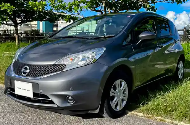 earthcar's tweet photo. 🚉赤嶺駅前ステーション（徒歩3分）
🚗NISSAN ノート 登場！
那覇市内の移動や沖縄旅行にちょうどいい1台✨
必要なときに、ムダなく使えるカーシェア🚘

👉 詳細はこちら
 https://t.co/uTE40sEQkr
#EARTHCAR は
✅ 入会金・月額料金0円
✅ 距離料金10kmまで無料

#那覇市
#沖縄旅行
#レンタカー https://t.co/WRt9w58G7w