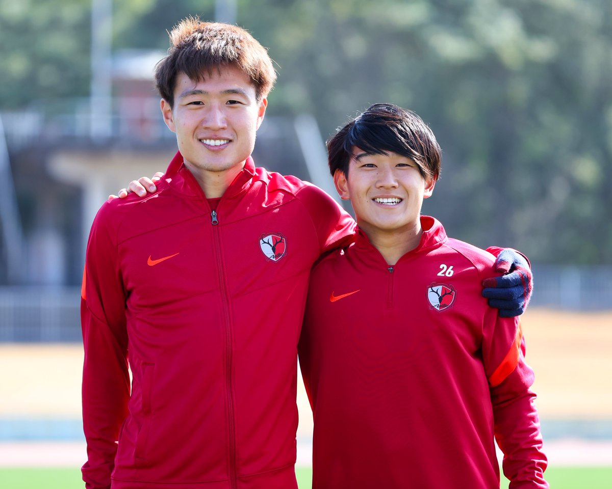atlrs_official's tweet photo. 須藤 直輝選手の高知ユナイテッドSCへの期限付き移籍期間が終了し、鹿島アントラーズと今シーズン限りで契約満了とすることになりました。

「まず、Ｊ１リーグ優勝おめでとうございます。先輩や後輩、同期の苦難や努力をこの目で見てきていたので、自分のことのようにうれしかったです。それと同時に、自分の席はないなと思ったのも事実です。

環境を変えて奮闘しましたが、なかなか思い描いたようなシーズンにはなりませんでした。挫折した時にご飯に誘ってくれた先輩や、そっと一緒に居てくれた同期や後輩、選手第一で頼りがいのあるスタッフ、本当に素敵な仲間に恵まれました。

鹿島アントラーズに関わるすべてが大好きです。これからも『献身・誠実・尊重』という言葉を胸に、精進していきます。本当にお世話になりました」

ありがとう、すっちゃん。これからも、ともに！

🔻プロフィールの詳細などは公式サイトで🔻
https://t.co/Ng50b64OED